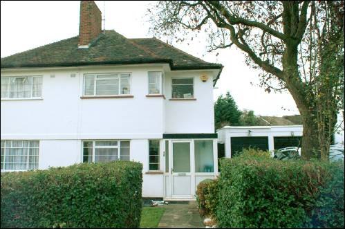 38 Howard Walk
